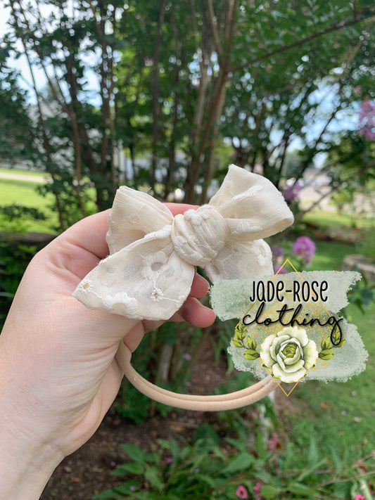 Nude Bow