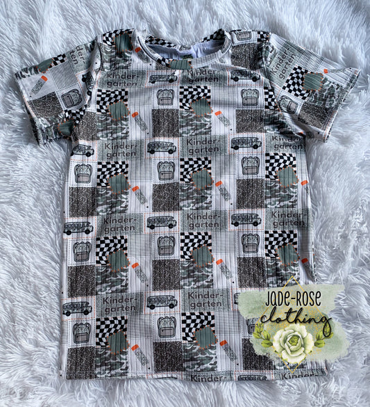 8/9 Basic Tee Kindergarten